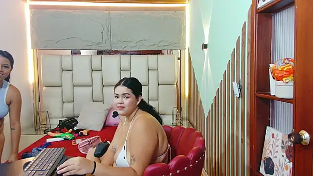 Snapshot of KatANDfer chatting on 07/10/26, 12:52 KatANDfer online show from 07/10/26, 12:52