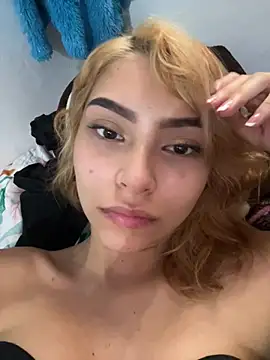 Snapshot of NatalieSterling chatting on 06/28/26, 03:29 NatalieSterling online show from 06/28/26, 03:29