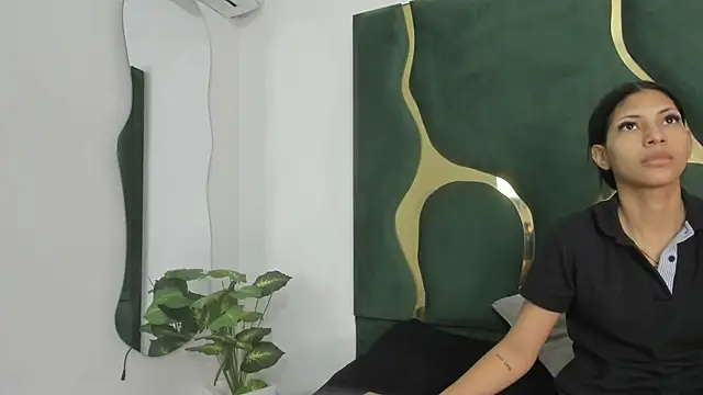 Snapshot of Mila_petiteasm chatting on 07/09/26, 12:20 Mila petiteasm online show from 07/09/26, 12:20