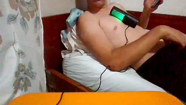 Snapshot of erdildo chatting on 06/03/26, 10:48 erdildo online show from 06/03/26, 10:48