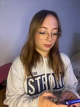 Snapshot of Caamii_ chatting on 06/09/26, 03:29 Caamii online show from 06/09/26, 03:29