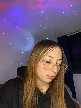Snapshot of Caamii_ chatting on 06/20/26, 03:31 Caamii online show from 06/20/26, 03:31