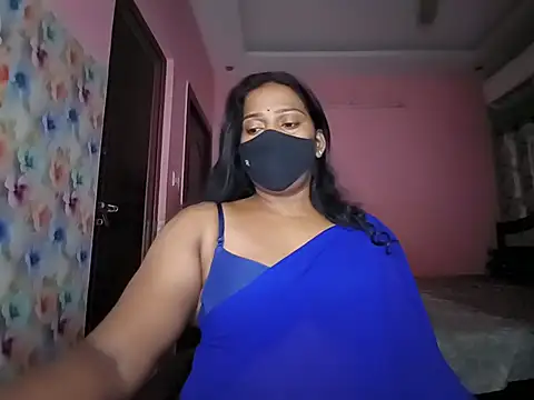 Snapshot of Meenakshy chatting on 07/25/26, 03:42 Meenakshy online show from 07/25/26, 03:42