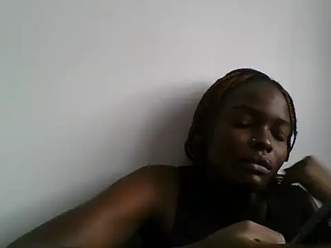 Snapshot of MissElsie21 chatting on 06/17/26, 05:32 MissElsie21 online show from 06/17/26, 05:32