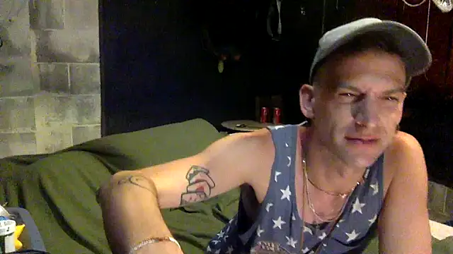 Snapshot of thierrybae chatting on 07/12/26, 01:24 thierrybae online show from 07/12/26, 01:24