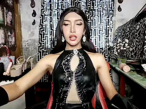 Snapshot of mistress_barbie chatting on 07/21/26, 04:37 mistress barbie online show from 07/21/26, 04:37