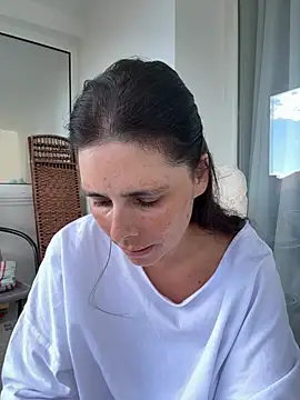 Snapshot of JadeLucy chatting on 07/24/26, 01:20 JadeLucy online show from 07/24/26, 01:20