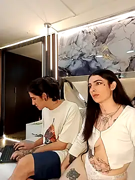 Cora Phone online show from 06/04/26, 11:55
