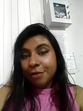 Snapshot of DanniValencia chatting on 07/03/26, 02:29 DanniValencia online show from 07/03/26, 02:29