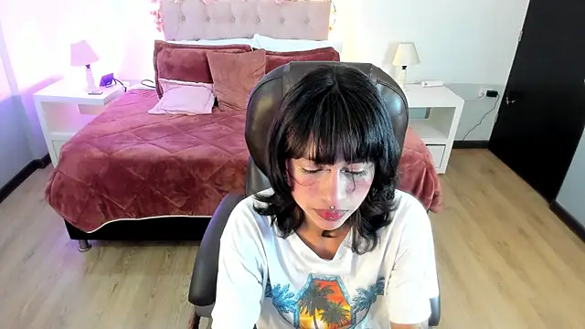Snapshot of kat_cute__ chatting on 06/17/26, 03:09 kat cute online show from 06/17/26, 03:09