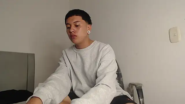 Owenn  blueee online show from 06/27/26, 03:33