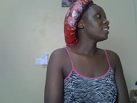 Snapshot of sweetjuana chatting on 07/07/26, 03:27 sweetjuana online show from 07/07/26, 03:27