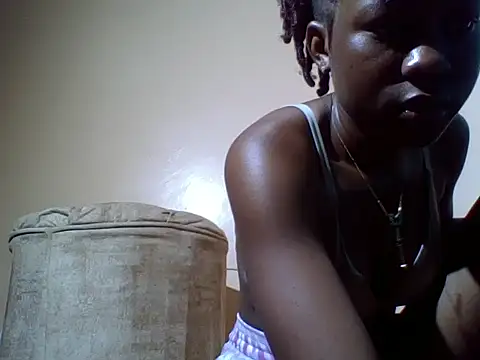 Snapshot of EbonyJuly chatting on 06/18/26, 06:45 EbonyJuly online show from 06/18/26, 06:45