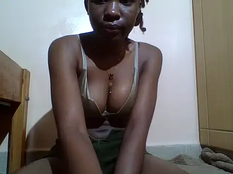Snapshot of EbonyJuly chatting on 06/23/26, 07:17 EbonyJuly online show from 06/23/26, 07:17