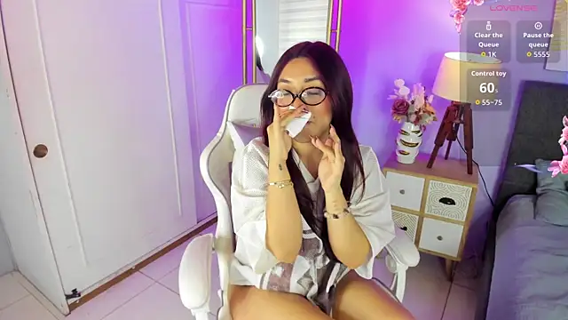 Snapshot of ginger_honey_ chatting on 06/11/26, 01:09 ginger honey online show from 06/11/26, 01:09