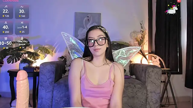 Snapshot of EllieDream_ chatting on 06/19/26, 02:21 EllieDream online show from 06/19/26, 02:21