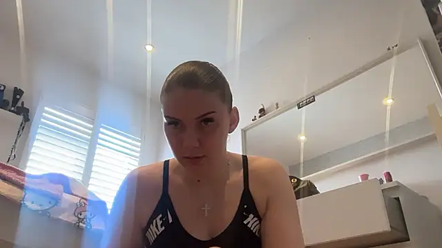 Melissamayy online show from 06/17/26, 04:41