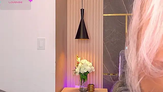 Snapshot of Charlotte-Brandt chatting on 06/12/26, 03:49 Charlotte-Brandt online show from 06/12/26, 03:49