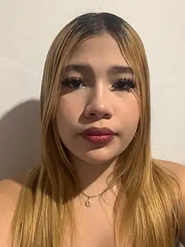 Snapshot of zury_cute1 chatting on 06/23/26, 01:03 zury cute1 online show from 06/23/26, 01:03