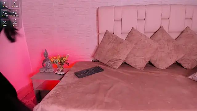 Mila Hudson online show from 07/14/26, 07:52