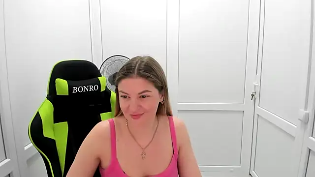 MiaSummerr  online show from 06/20/26, 06:27