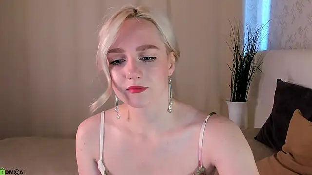 Chloe-Deccer online show from 06/29/26, 01:12