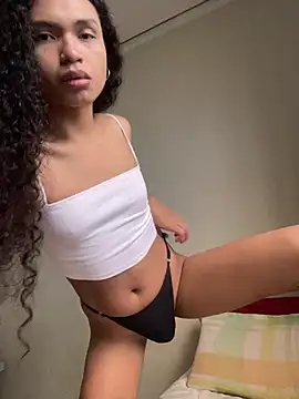 Snapshot of AnaAngel_ chatting on 07/15/26, 01:16 AnaAngel online show from 07/15/26, 01:16