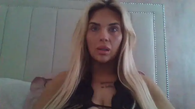 Snapshot of MiaMae_x chatting on 07/05/26, 12:23 MiaMae x online show from 07/05/26, 12:23