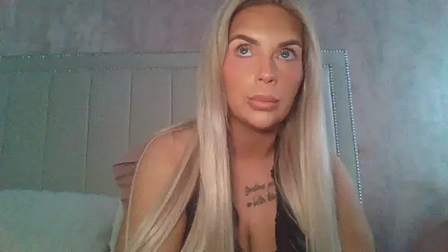 Snapshot of MiaMae_x chatting on 07/17/26, 09:49 MiaMae x online show from 07/17/26, 09:49
