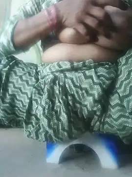 Snapshot of Your_Bhabhi69 chatting on 07/05/26, 11:45 Your Bhabhi69 online show from 07/05/26, 11:45