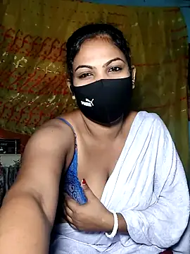 Snapshot of Mis-maya chatting on 07/17/26, 06:13 Mis-maya online show from 07/17/26, 06:13