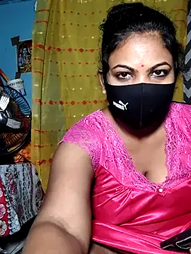 Snapshot of Mis-maya chatting on 07/18/26, 11:30 Mis-maya online show from 07/18/26, 11:30