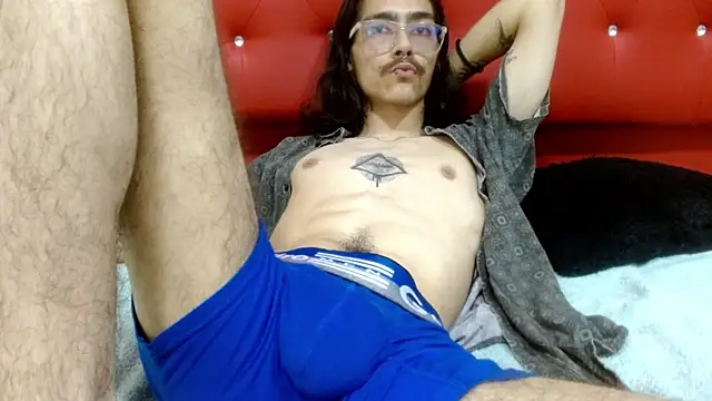 Snapshot of bigcock_robert chatting on 06/26/26, 07:40 bigcock robert online show from 06/26/26, 07:40