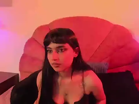 Snapshot of VelvetRaven_ chatting on 06/14/26, 04:14 VelvetRaven online show from 06/14/26, 04:14