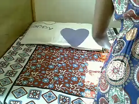 Snapshot of Trixiepixy chatting on 06/09/26, 12:17 Trixiepixy online show from 06/09/26, 12:17
