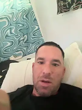 Snapshot of b-machine chatting on 07/18/26, 11:58 b-machine online show from 07/18/26, 11:58
