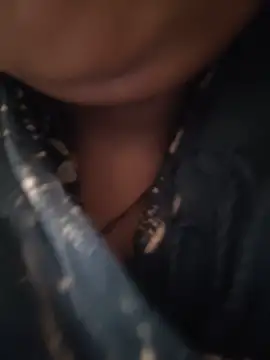 Snapshot of riyana_tai chatting on 06/18/26, 04:13 riyana tai online show from 06/18/26, 04:13