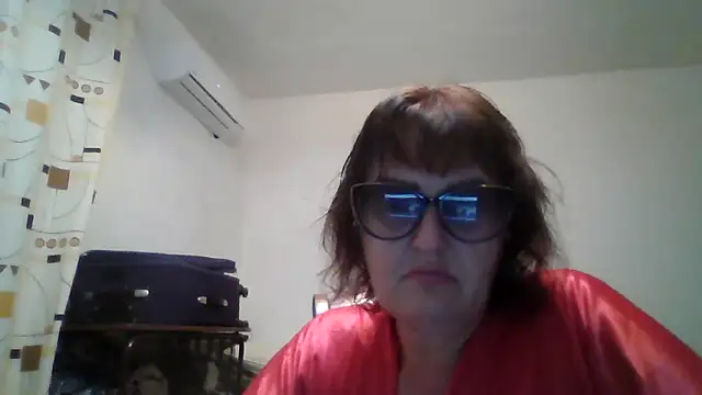 Snapshot of ErikaXShine chatting on 06/20/26, 08:22 ErikaXShine online show from 06/20/26, 08:22