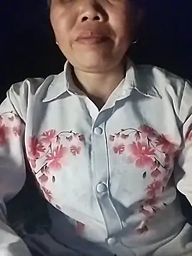 Snapshot of Vitamins-e chatting on 07/07/26, 02:32 Vitamins-e online show from 07/07/26, 02:32