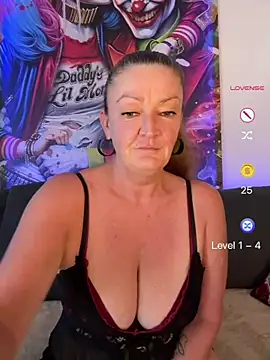Snapshot of MumGabriela chatting on 07/25/26, 10:46 MumGabriela online show from 07/25/26, 10:46