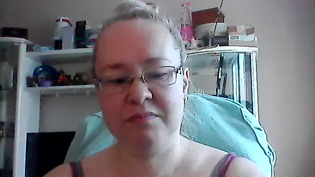 Snapshot of Viola27 chatting on 06/09/26, 04:24 Viola27 online show from 06/09/26, 04:24