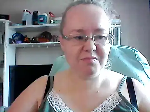 Snapshot of Viola27 chatting on 06/12/26, 06:45 Viola27 online show from 06/12/26, 06:45