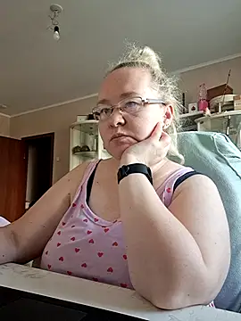 Snapshot of Viola27 chatting on 07/07/26, 09:57 Viola27 online show from 07/07/26, 09:57