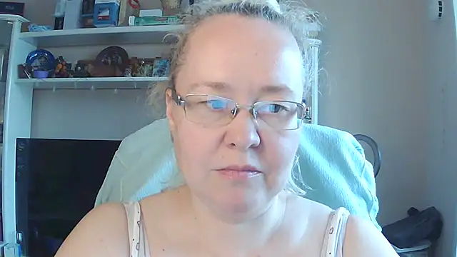 Snapshot of Viola27 chatting on 07/11/26, 07:22 Viola27 online show from 07/11/26, 07:22