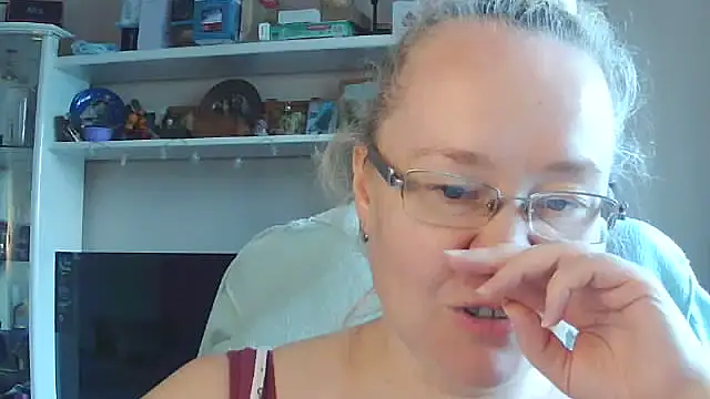 Snapshot of Viola27 chatting on 07/14/26, 11:16 Viola27 online show from 07/14/26, 11:16