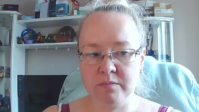 Snapshot of Viola27 chatting on 07/15/26, 04:51 Viola27 online show from 07/15/26, 04:51