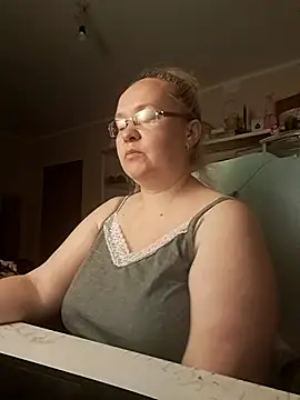 Snapshot of Viola27 chatting on 07/15/26, 04:56 Viola27 online show from 07/15/26, 04:56