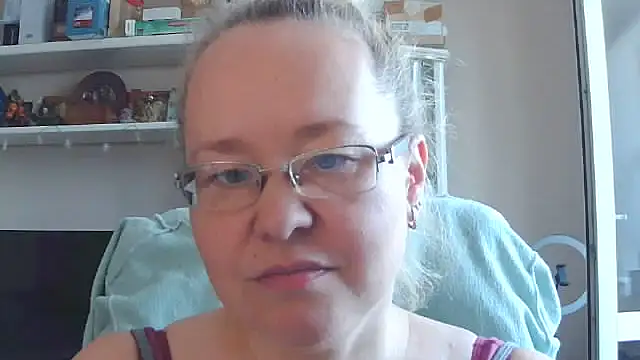 Snapshot of Viola27 chatting on 07/21/26, 07:11 Viola27 online show from 07/21/26, 07:11