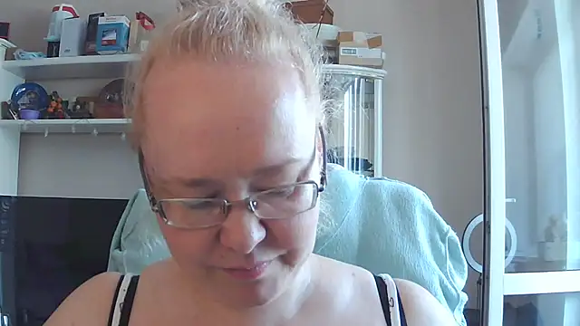 Snapshot of Viola27 chatting on 07/24/26, 07:28 Viola27 online show from 07/24/26, 07:28