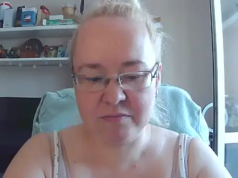 Snapshot of Viola27 chatting on 07/27/26, 06:31 Viola27 online show from 07/27/26, 06:31